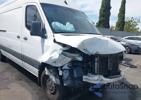 2019 Mercedes-Benz Sprinter 2500 High Roof V6 из США, поврежденный, VIN WD3PF1CD6KP027337